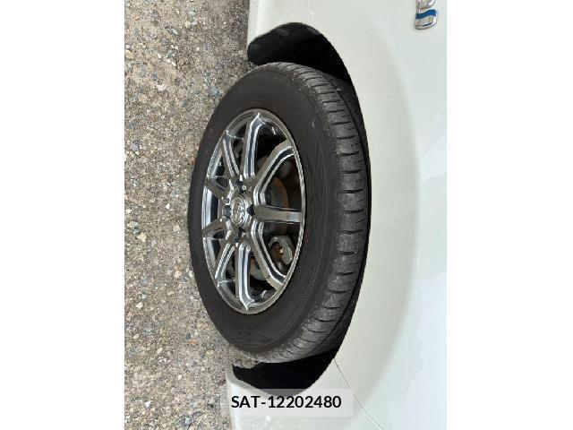 Toyota AQUA 2018-11 8284223-18