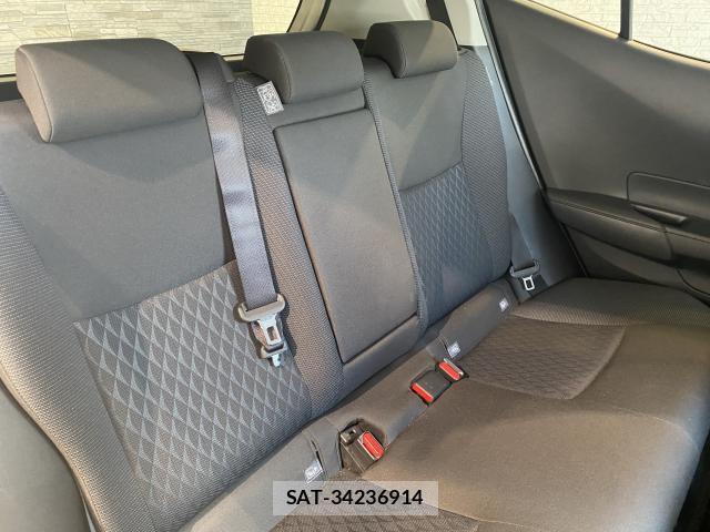Toyota AQUA 2021-10 8284335-17
