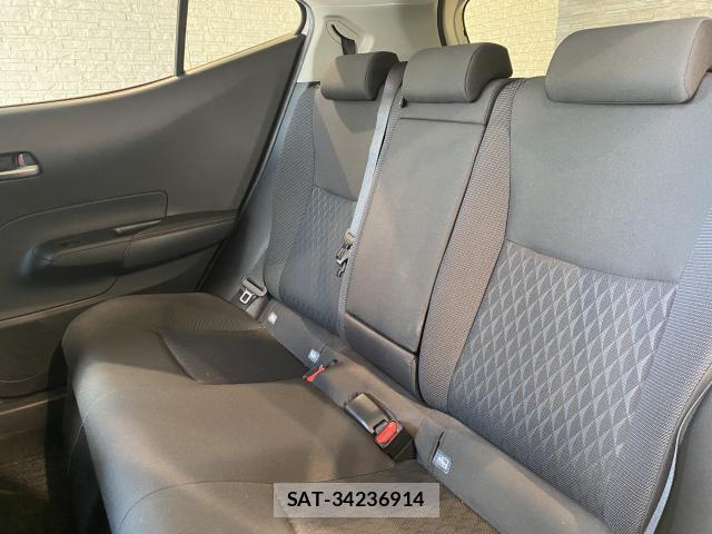 Toyota AQUA 2021-10 8284335-18