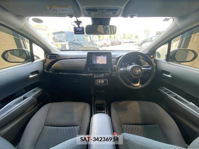 Toyota AQUA 2021-10 8284335-2