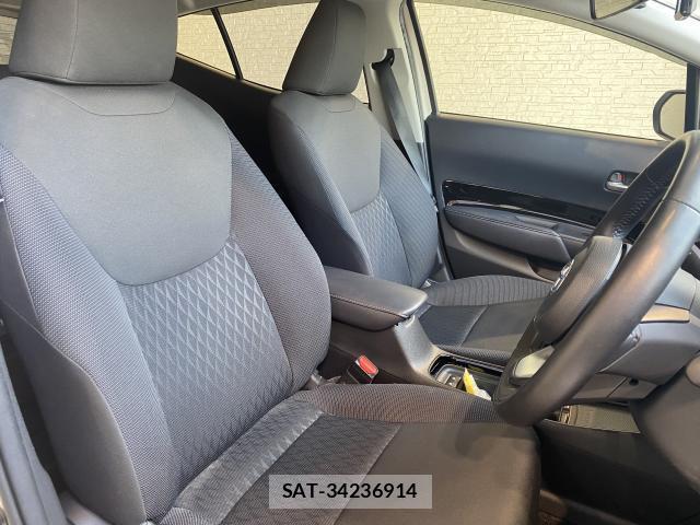 Toyota AQUA 2021-10 8284335-6