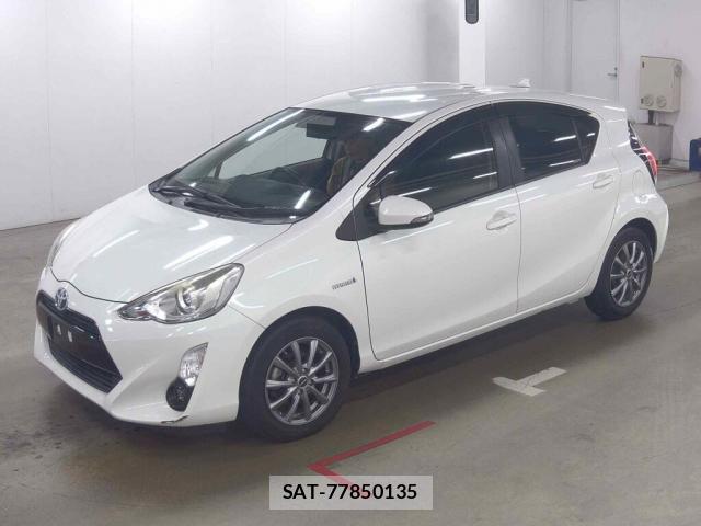 Toyota AQUA 2015-07 8284549-0