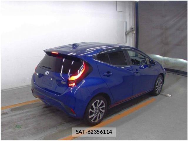 Toyota AQUA 2021-09 8284765-1