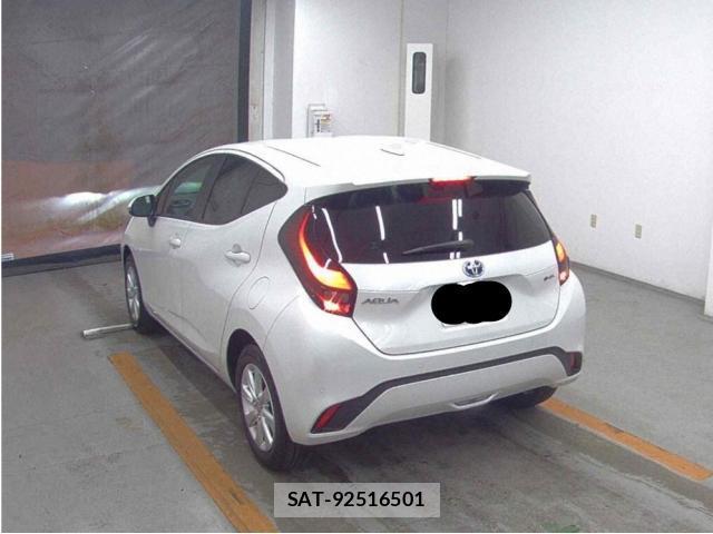Toyota AQUA 2025-09 8284774-1