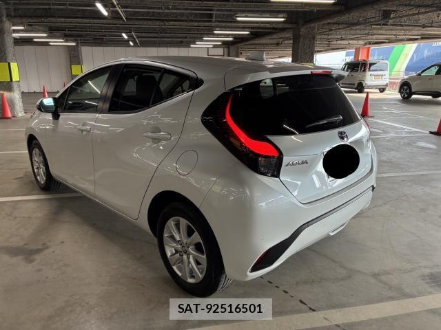 Toyota AQUA 2025-09 8284774-10