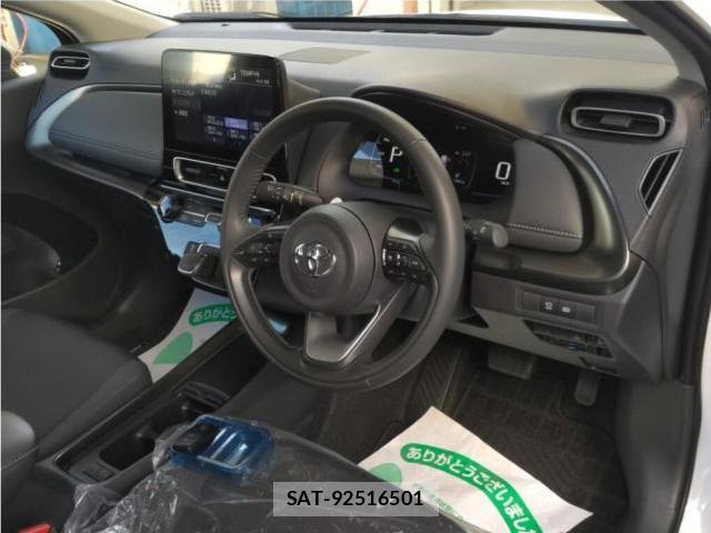 Toyota AQUA 2025-09 8284774-2