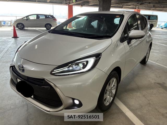 Toyota AQUA 2025-09 8284774-7