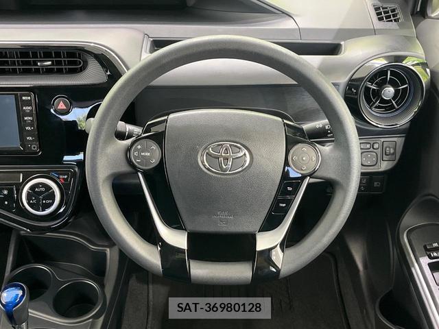 Toyota AQUA 2021-06 8284928-10