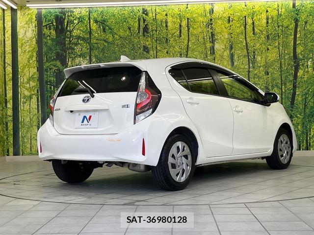 Toyota AQUA 2021-06 8284928-16