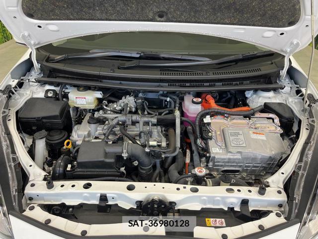 Toyota AQUA 2021-06 8284928-17
