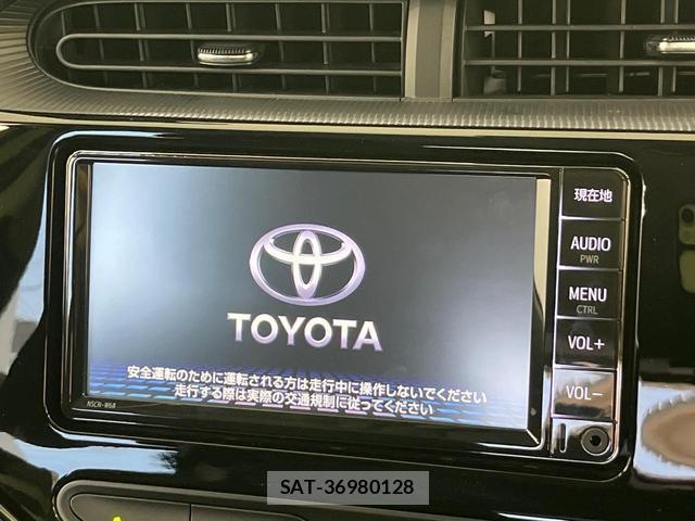 Toyota AQUA 2021-06 8284928-3