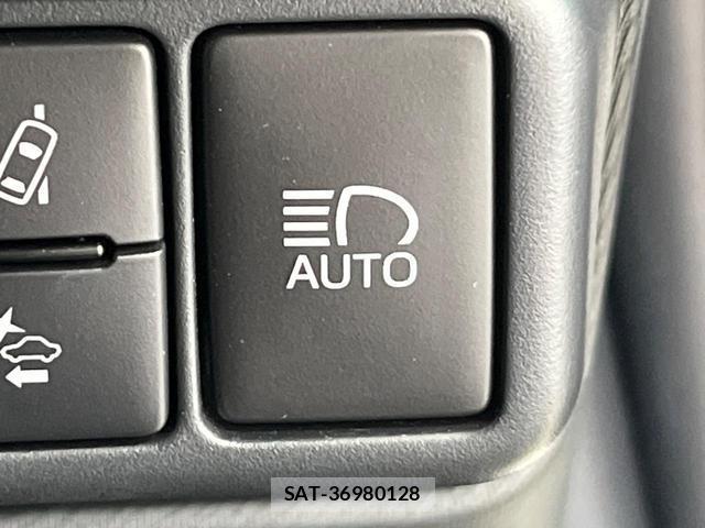 Toyota AQUA 2021-06 8284928-5