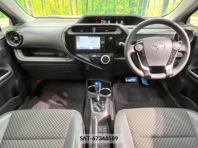 Toyota AQUA 2018-02 8284950-1
