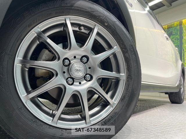 Toyota AQUA 2018-02 8284950-12