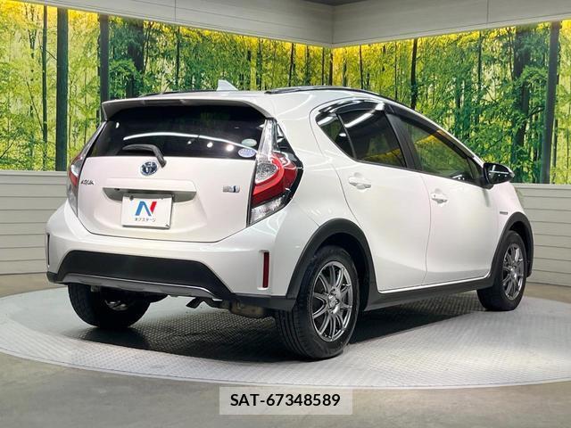 Toyota AQUA 2018-02 8284950-16