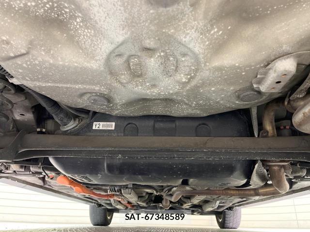 Toyota AQUA 2018-02 8284950-18