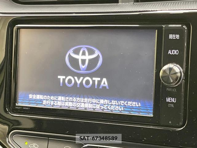 Toyota AQUA 2018-02 8284950-2