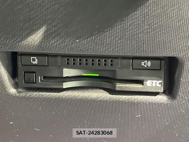 Toyota AQUA 2015-10 8284960-6