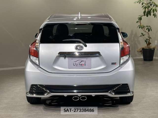 Toyota AQUA 2016-04 8285081-1