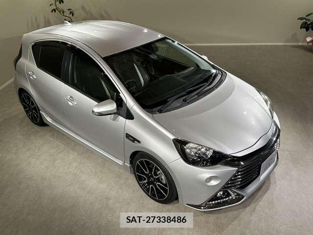Toyota AQUA 2016-04 8285081-11