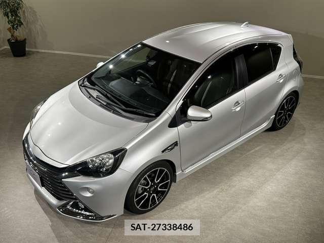 Toyota AQUA 2016-04 8285081-12