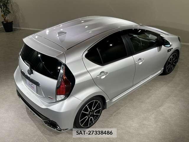 Toyota AQUA 2016-04 8285081-13