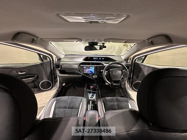 Toyota AQUA 2016-04 8285081-2