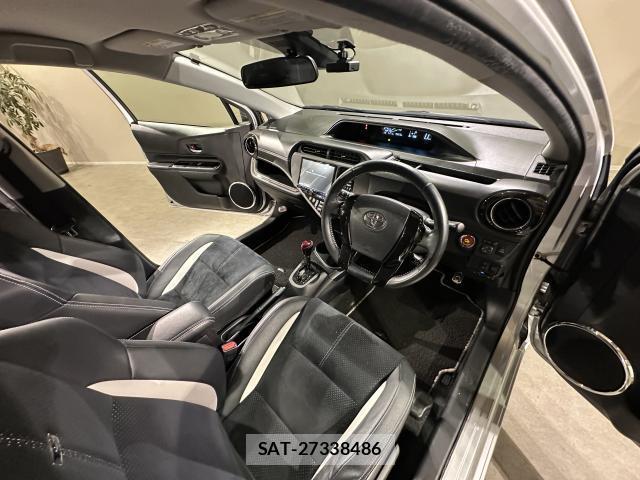 Toyota AQUA 2016-04 8285081-5