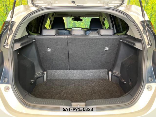 Toyota AQUA 2021-07 8285160-9