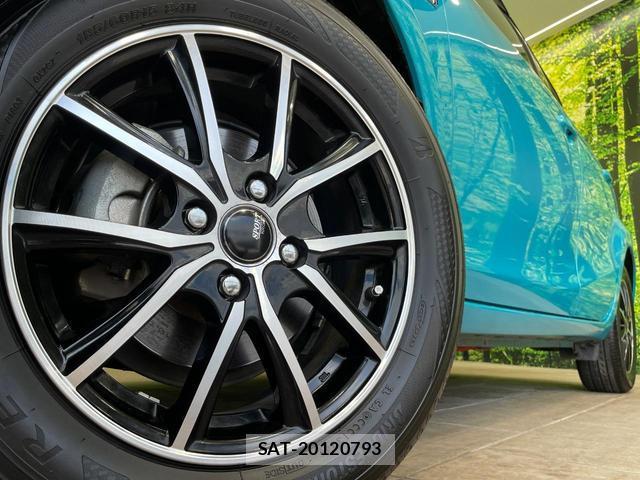 Toyota AQUA 2017-11 8285357-12