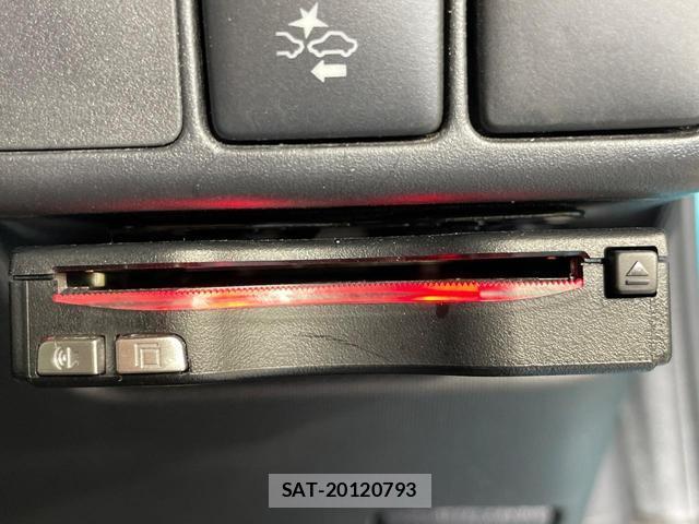 Toyota AQUA 2017-11 8285357-5