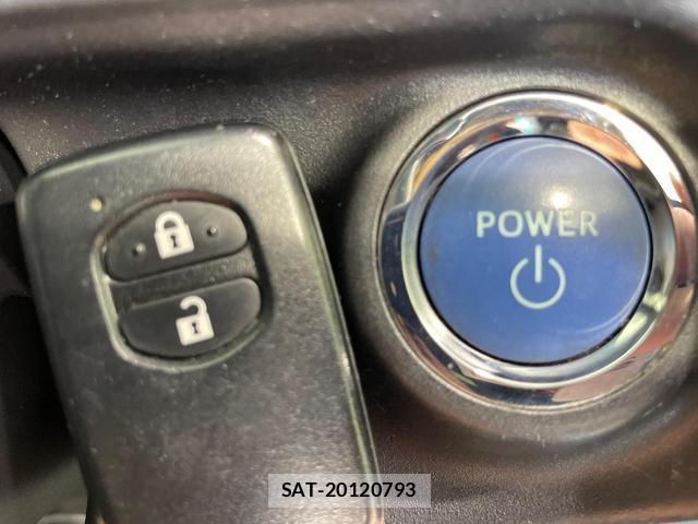 Toyota AQUA 2017-11 8285357-6