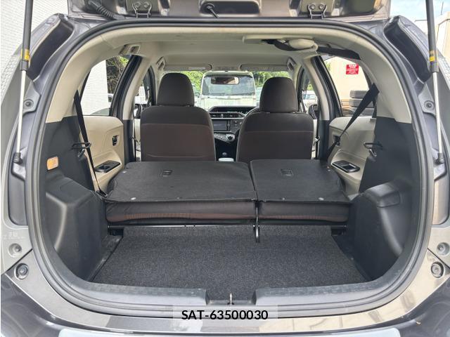 Toyota AQUA 2012-12 8285481-11