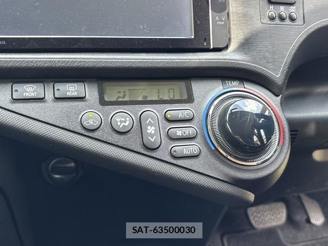 Toyota AQUA 2012-12 8285481-12
