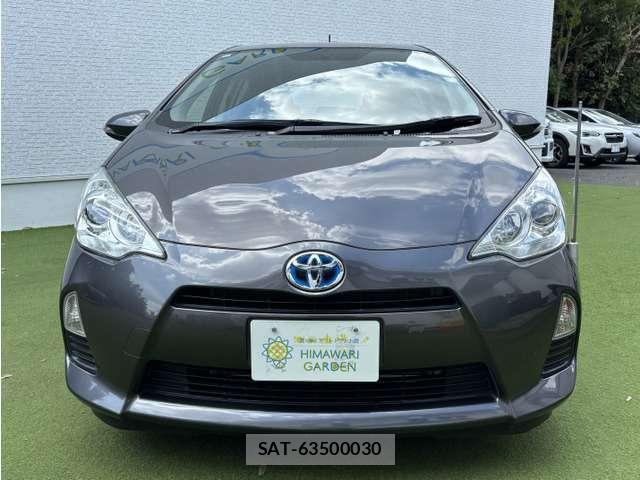 Toyota AQUA 2012-12 8285481-15
