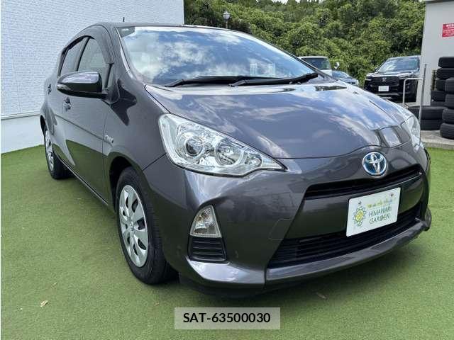 Toyota AQUA 2012-12 8285481-2