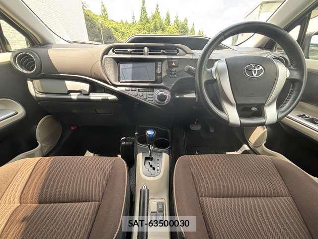 Toyota AQUA 2012-12 8285481-4