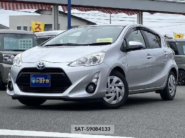 Toyota AQUA 2015-12 8285588-0