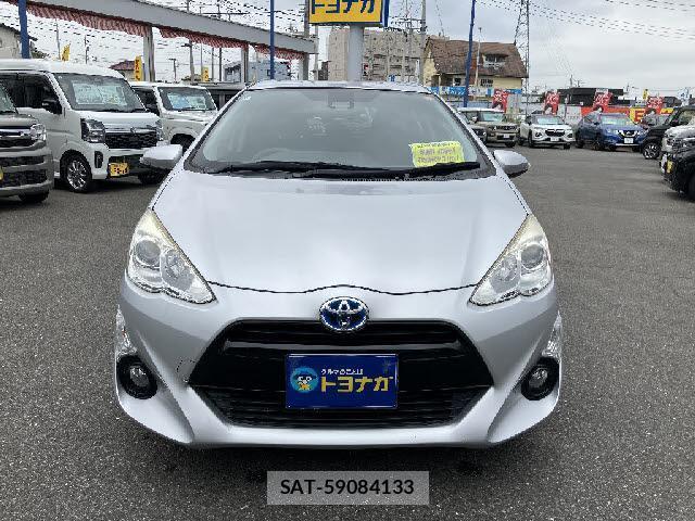 Toyota AQUA 2015-12 8285588-1