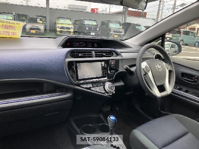 Toyota AQUA 2015-12 8285588-5