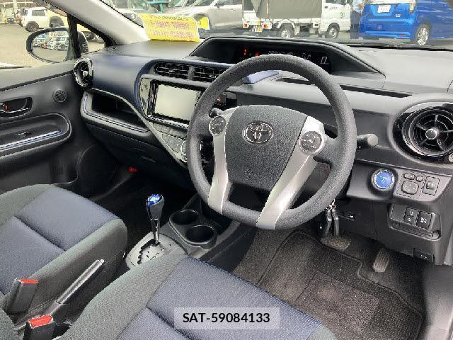 Toyota AQUA 2015-12 8285588-6