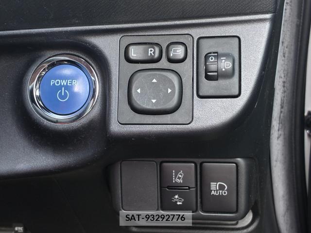 Toyota AQUA 2018-08 8285602-19