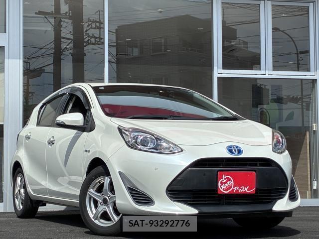 Toyota AQUA 2018-08 8285602-2