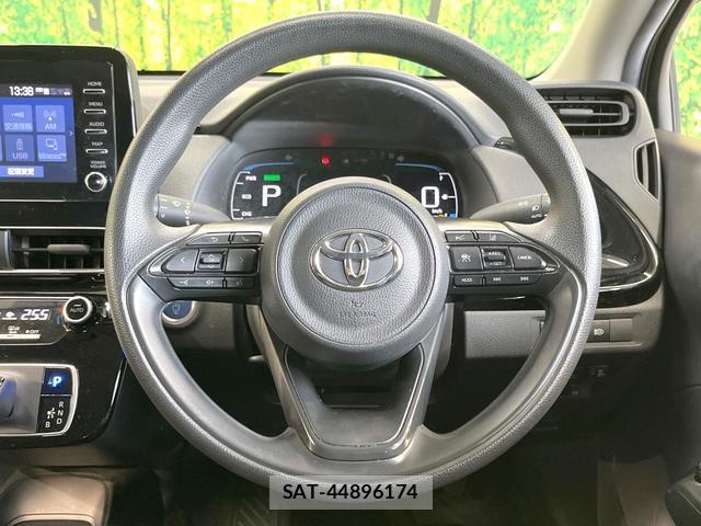 Toyota AQUA 2022-07 8285617-10
