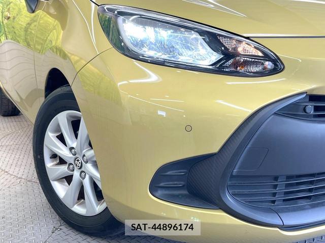 Toyota AQUA 2022-07 8285617-11