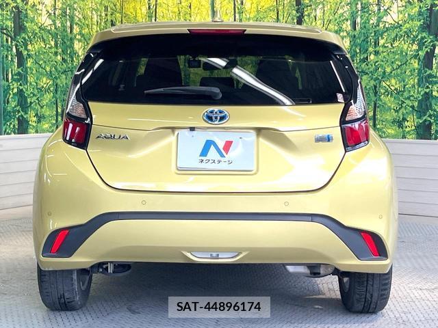 Toyota AQUA 2022-07 8285617-14