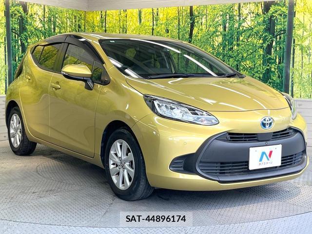 Toyota AQUA 2022-07 8285617-15