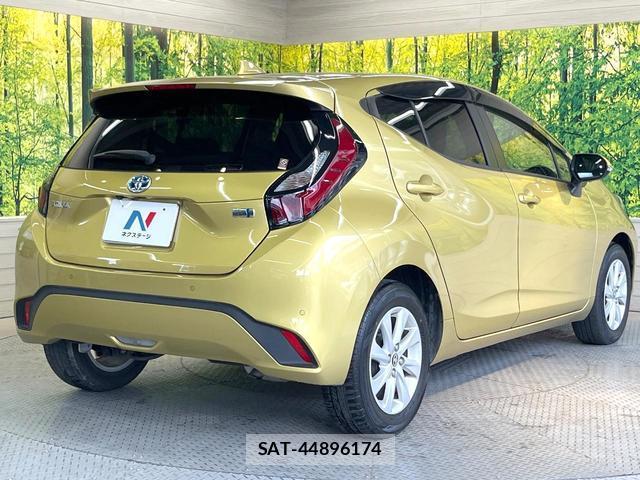 Toyota AQUA 2022-07 8285617-16