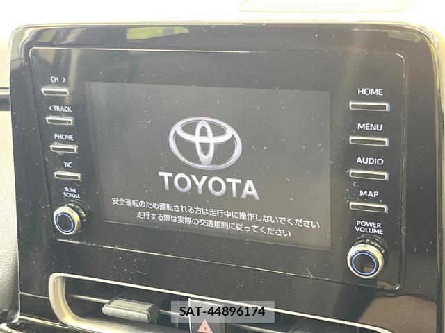 Toyota AQUA 2022-07 8285617-2