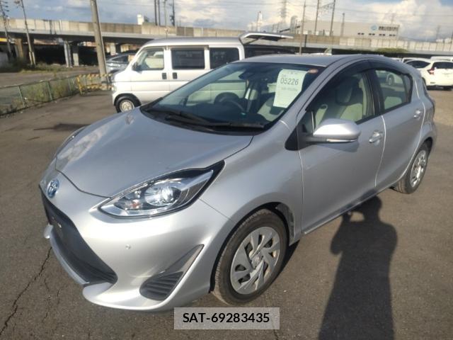 Toyota AQUA 2021-08 8285685-0